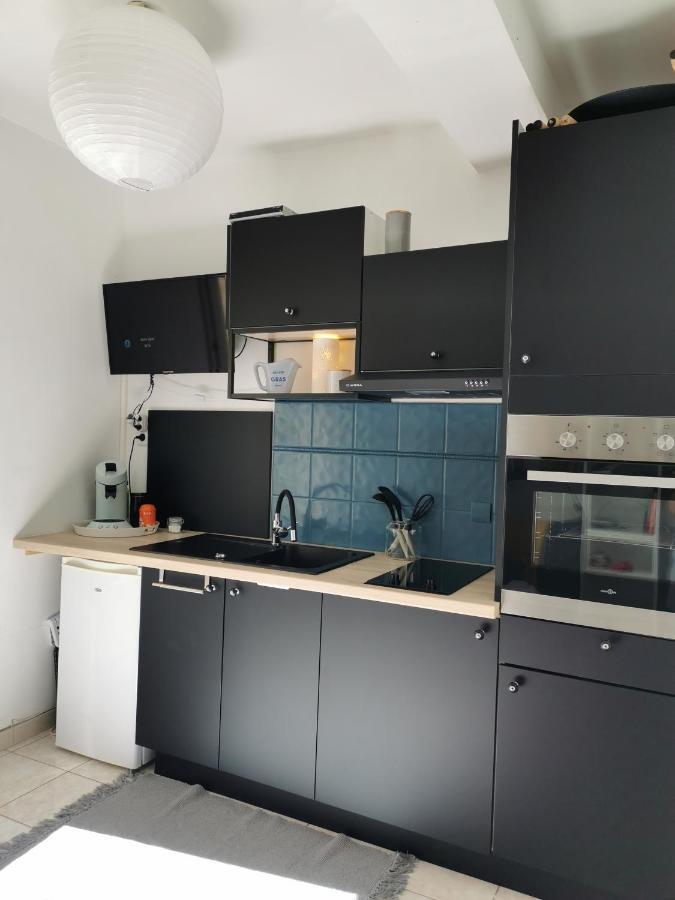Meze, Charmant Petit Studio Proche Port Exterior photo